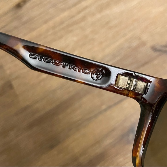 Electric sunglasses - Picture 8 of 10